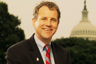 US Sen. Brown calls out Apple and Google on Fake Crypto Apps