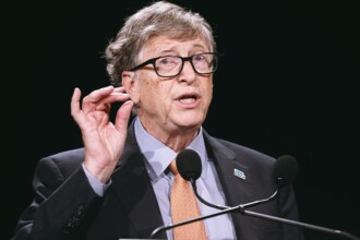 Bill Gates Bashes Crypto, Says NFTs are a ‘Greater Fool Theory’