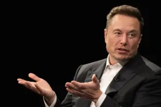 Elon Musk Criticizes $5.6B Legal Fee Request in Tesla Case