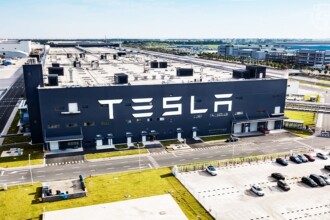 Tesla Holds $184M in Digital Assets Amid Crypto Uncertainty