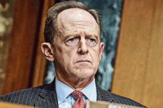 U.S. Senator Pat Toomey Criticizes SEC for Lack of Crypto Regulation