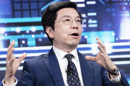 Kai-Fu Lee Insists AI Will Replace Jobs