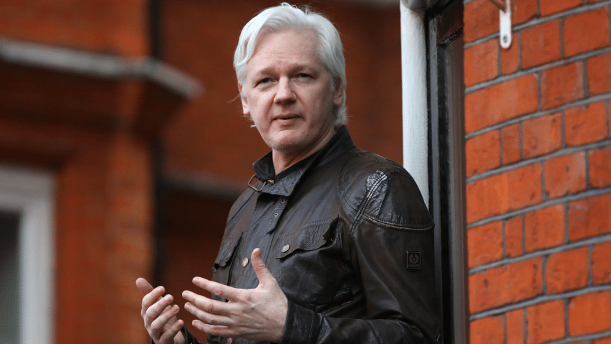 Anonymous Bitcoiner Donate $500K Debt to Free Julian Assange