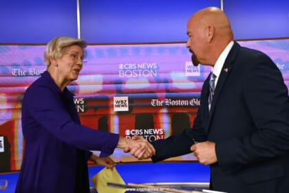 Warren's Debate with Deaton Disrupts Her Winning Chances